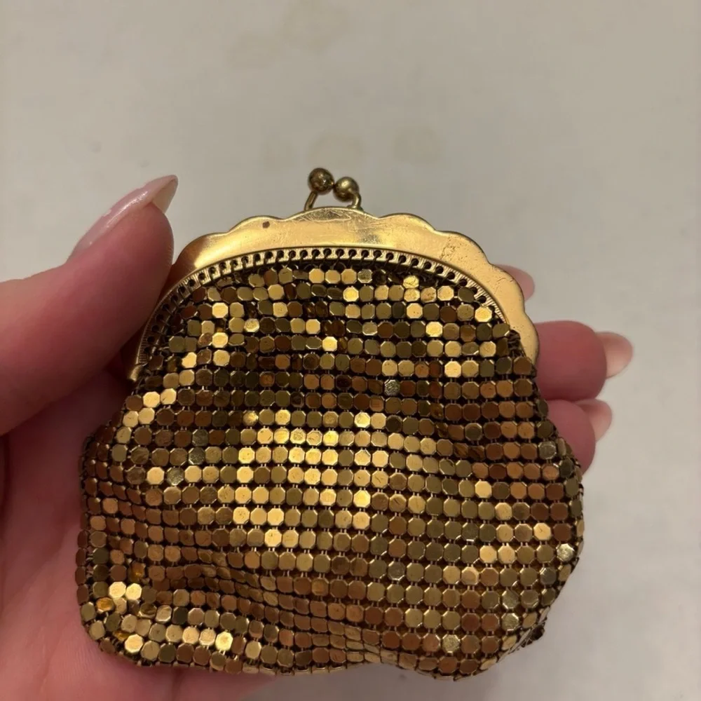 Vintage Gold Mesh Coin Purse with Clasp